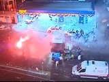Fenerbahçe - Galatasaray Fenerbahçe taraftarları polis otosu yaktı ve devirdi.