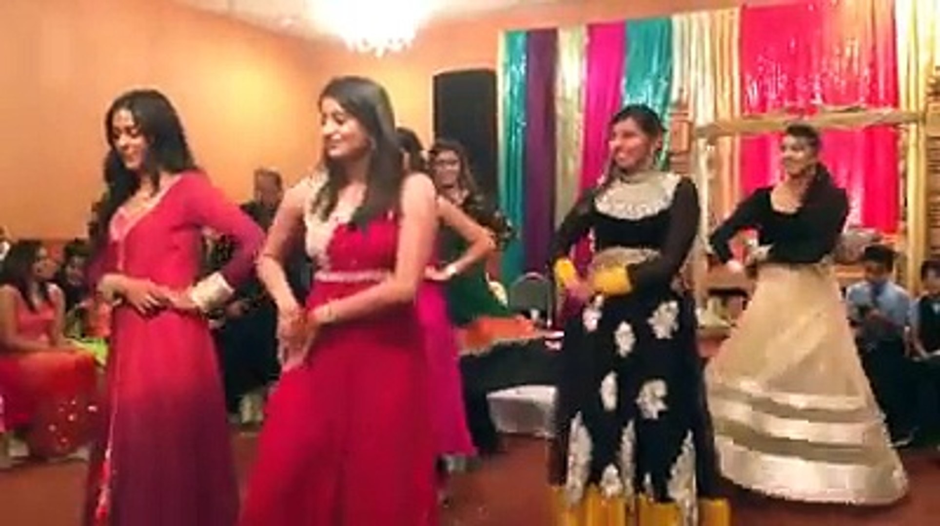 ⁣amzing mehndi dance