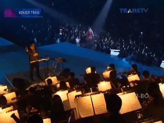 COBALAH UNTUK SETIA - KONSER TRAYA KRISDAYANTI