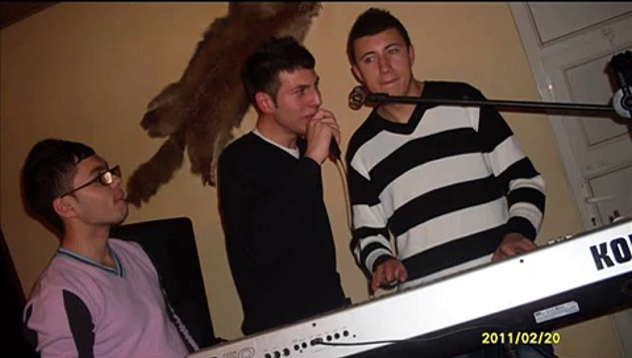 Iulian de la Vrancea - Sarba instrumentala la orga (Korg pa 50)