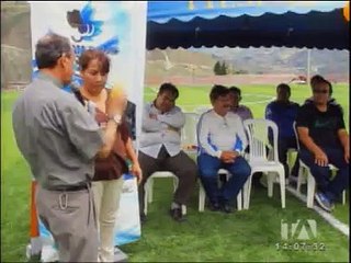 Inauguran cancha sintética en el Carchi