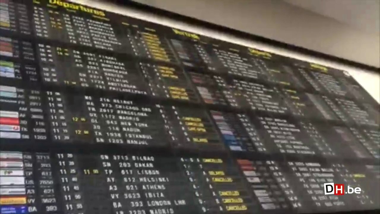 Les voyageurs face à la fermeture de l'espace aérien belge