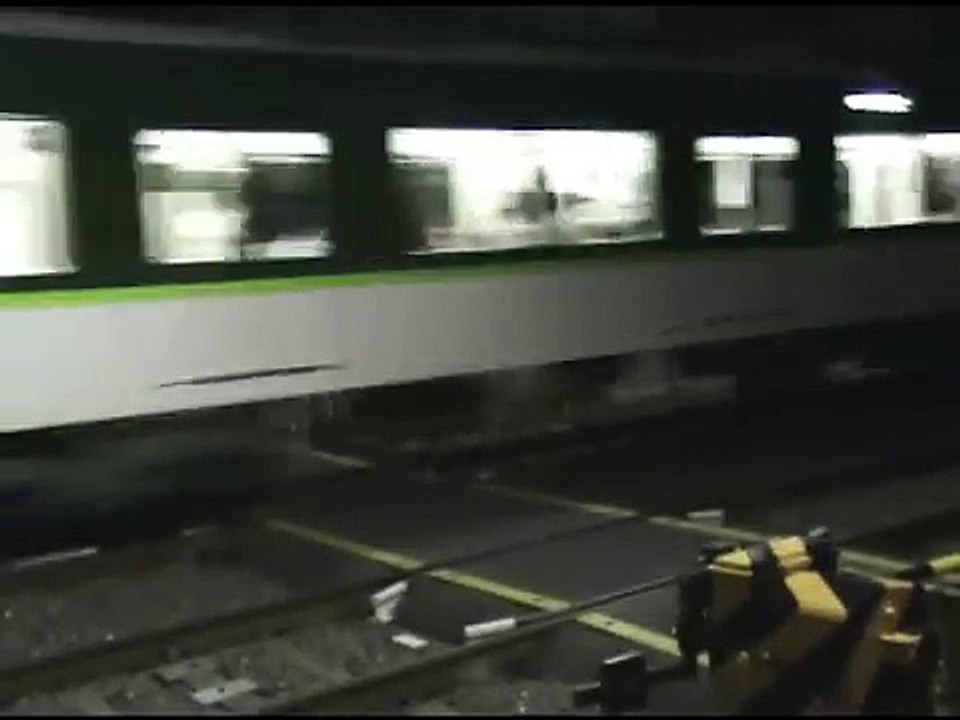 心霊動画-踏み切りの監視カメラ-