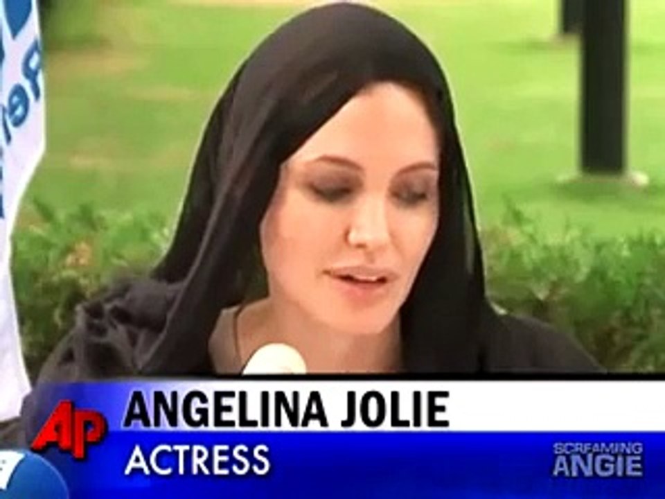 Pak Wire_Angelina Jolie Condemns Planned Quran Burning