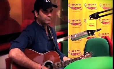 Mohit Chauhan sings Tumse Hi from Jab We Met on Radio Mirchi - Unplugged