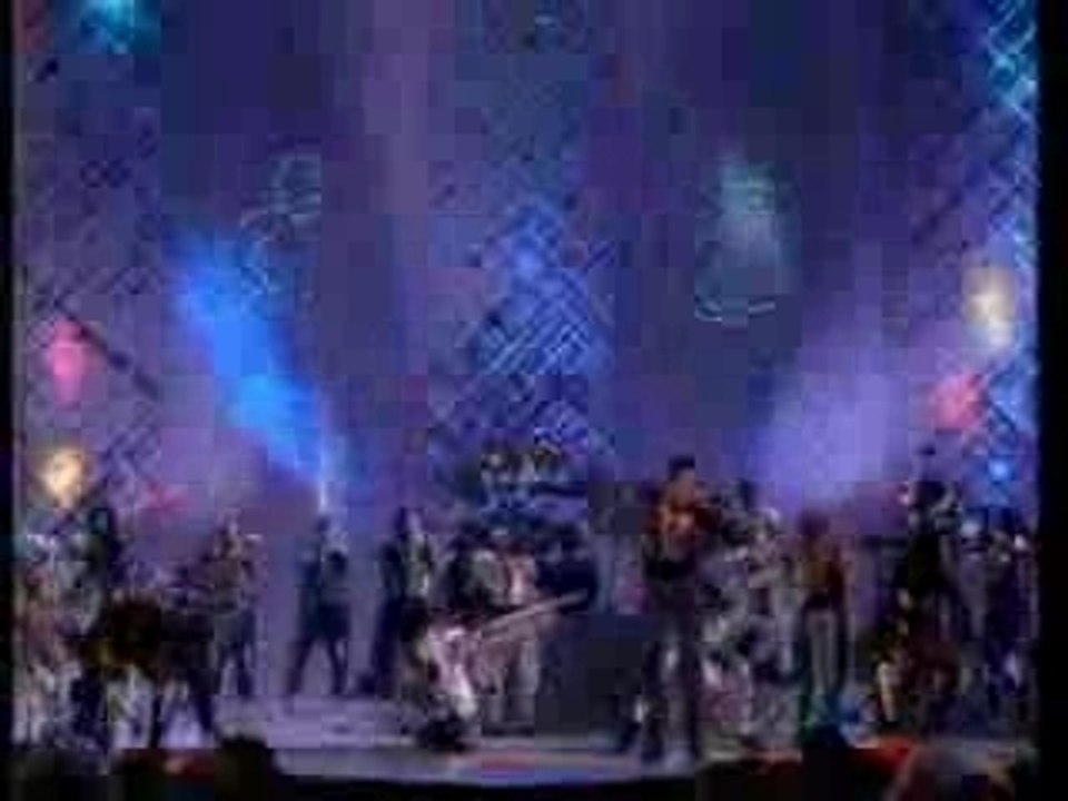 MC Hammer here comes the hammer live