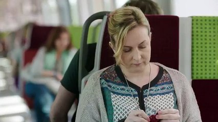 Being pour SNCF, Stif - «Le temps d'un trajet, avec Edouard Baer» - mai 2015 - «Tricoter»