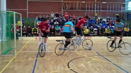 Coupe du monde de football à vélo.. RadBall!