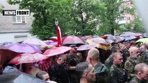 Похороны Мозгового в Алчевске. Тысячи людей прощаются с героем