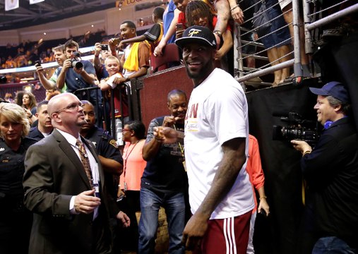 LeBron, Cavs finish off sweep of Hawks