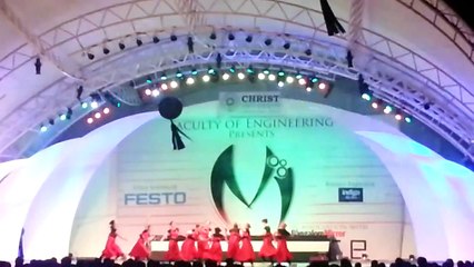 American Girls Dancing To Tamil Songs