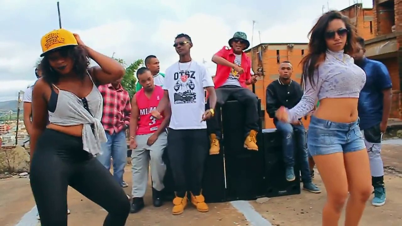 NGIAH TAX, OLO FOTSY & RAH TSAH   -   SOMAIKO  (gasy HD 2015 - malagasy)