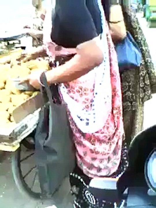 Anti kia kr rahi hai .fuuny indian video may 2015