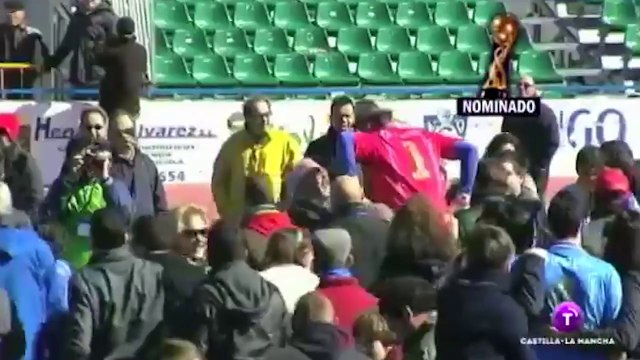 Un défenseur remplace son gardien et sauve un pénalty !