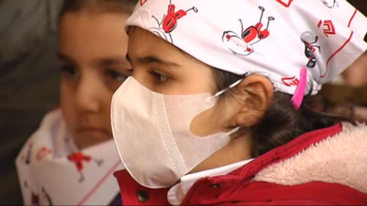 Cem Yılmaz ve Ozan Güven - Lösev Onkoloji Köyü (1)