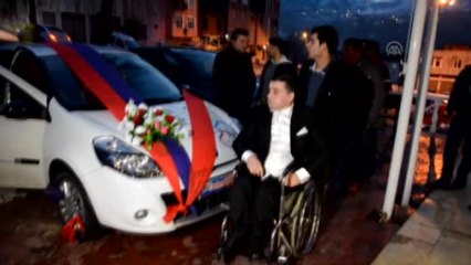 Bedensel Engelli Çift Dünya Evine Girdi