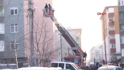 Erzurum - Babasını Baltayla Yaralayıp, Kendini Eve Kilitledi