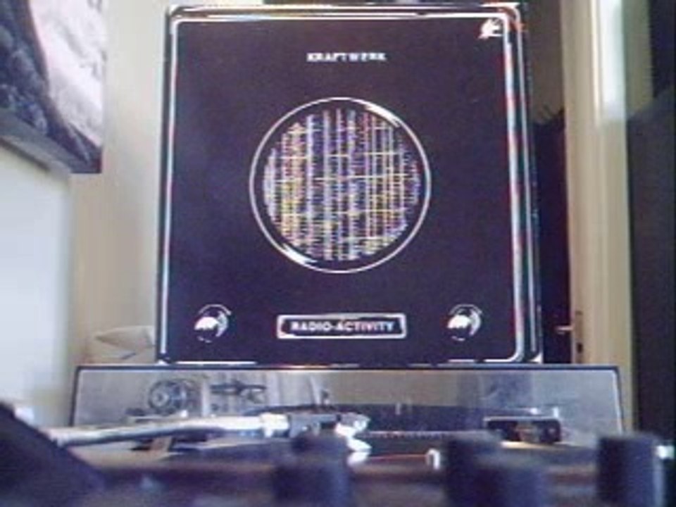 Kraftwerk - Airwaves