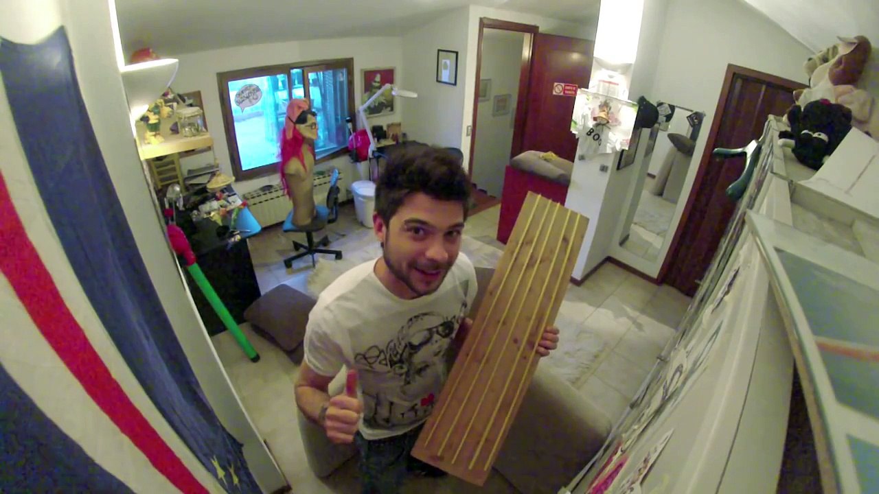 SCHERZI ELASTICI PERICOLOSI