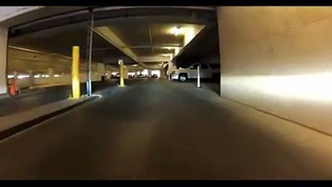 Amazing car Parks Itself