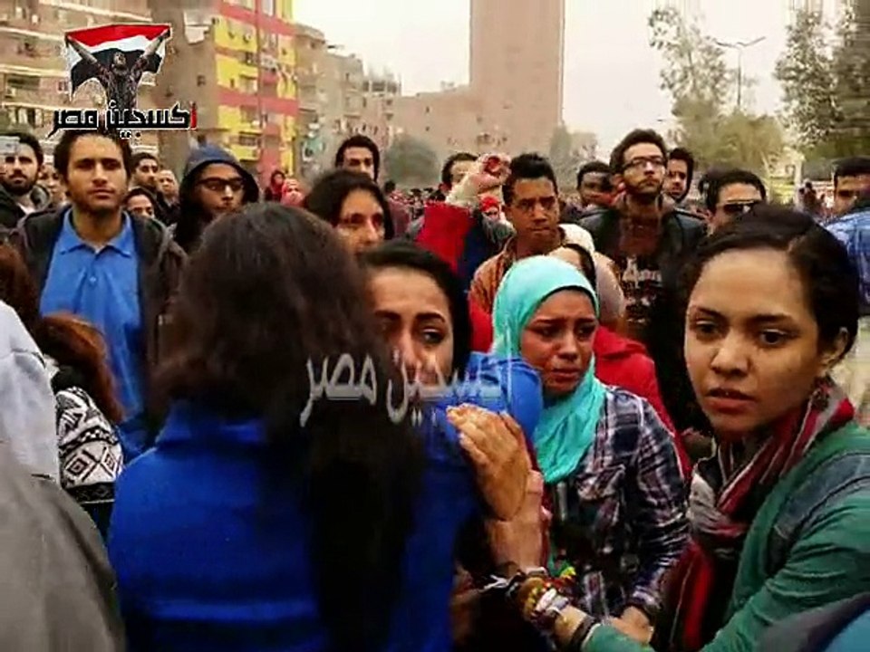 مؤثر جدا بكاء شباب الثورة بعد النطق على معتقلى مجلس الشورى ب 3 اعوام