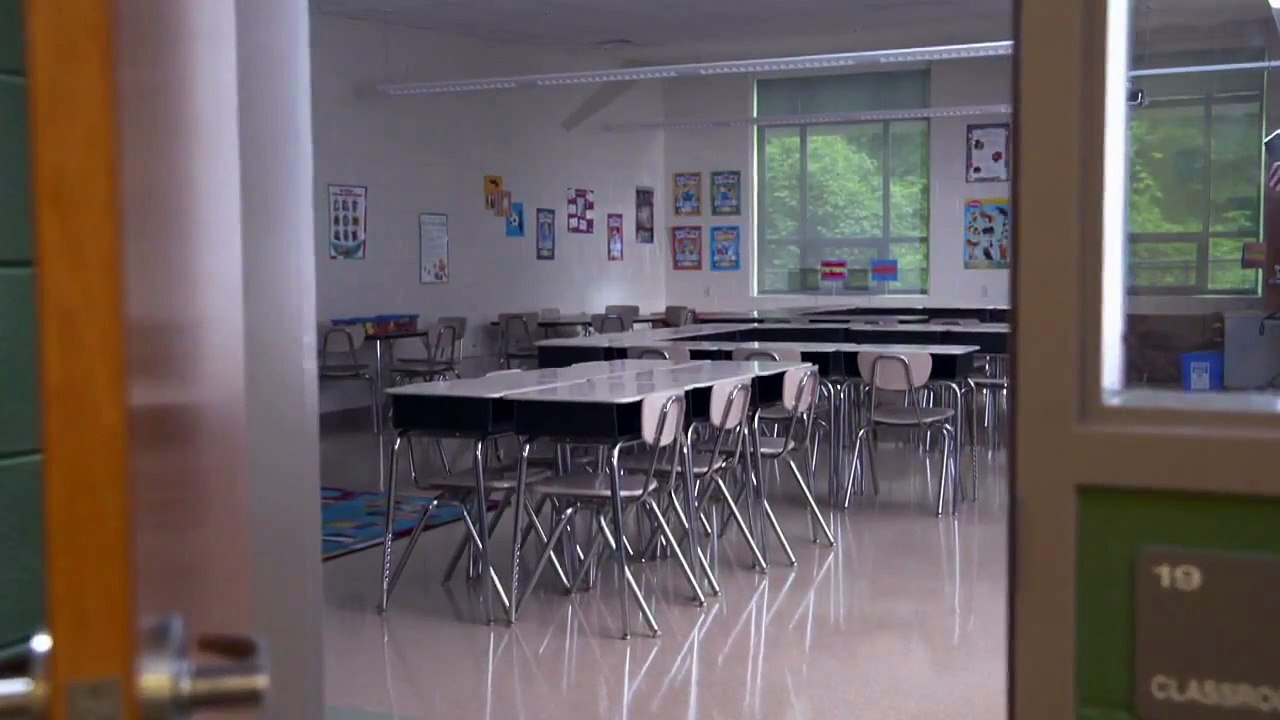 Joni Ernst "Wrong Priorities" Ad