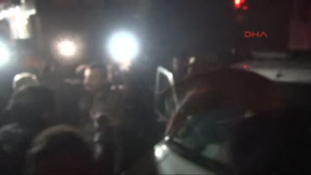 Gaziantep Lastik Yakıp Elektrik Kesintilerini Protesto Ettiler