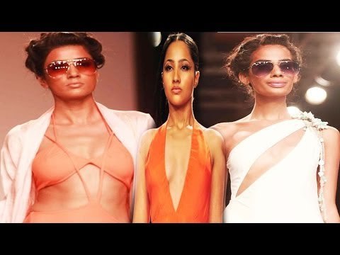 Bikini Hot Models Exposing Wild On Ramp