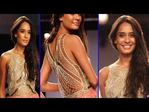 Lisa Haydon In Sexy Backless Dress On Ramp