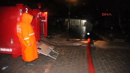 Çeşme'de Şiddetli Yağmur Sele Neden Oldu