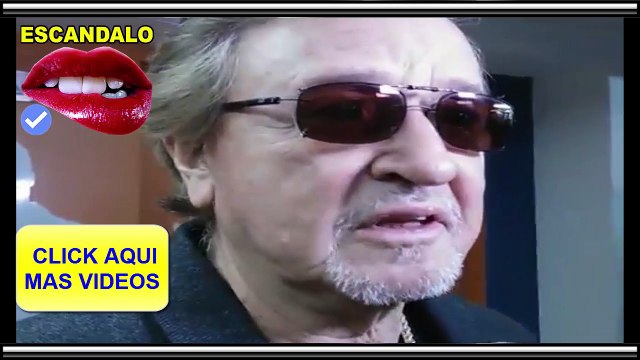 Carlos Villagran Kiko Muestra Amor en Funeral de Chespirito Roberto Gómez Bolaños - Funeral de Chespirito