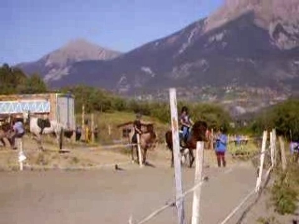 Galop5 dress1