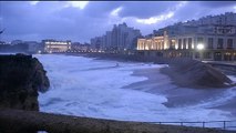 Biarritz: des vagues de sept à huit mètres attendues dans la matinée