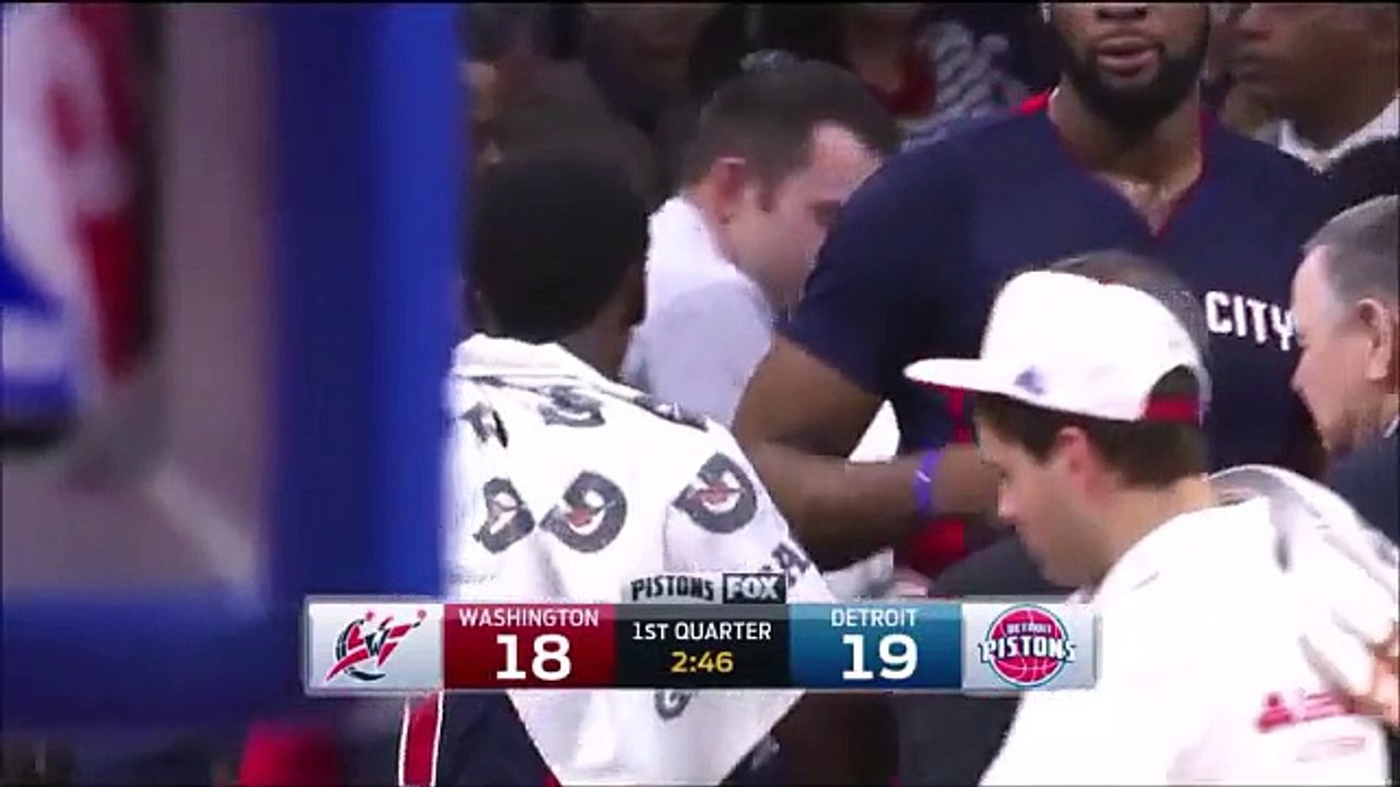 Le joueur de NBA Reggie Jackson vomit sur le terrain... Belle entrée chez les Pistons de Detroit!
