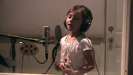 Une fillette de 6 ans décide de rendre hommage à sa maman décédée devant ses yeux