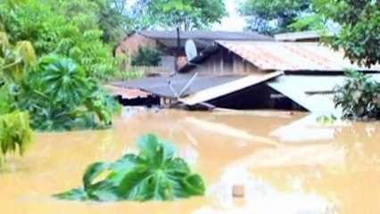 Bolivia floods force hundreds to evacuate