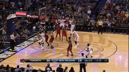 Alexis Ajinça contre les Raptors