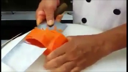 Ce chef fait des œuvres d'art avec une simple carotte !