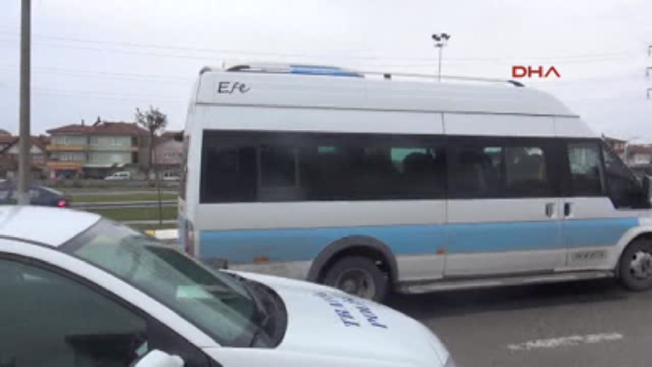 Sakarya Minibüs ve Dolmuşlarda Camlara Filim ve Aksesuar Denetimi