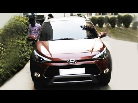 Hyundai i20 Active (Cross) Spied Clearly