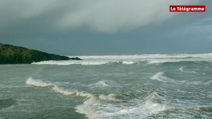 Vagues dans le Porzay