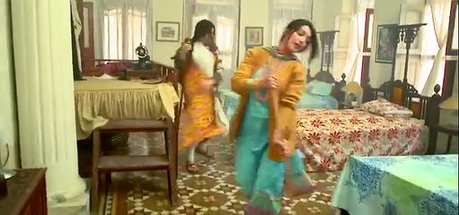 Ayeza Khan having fun after drama serial Mere Meherban