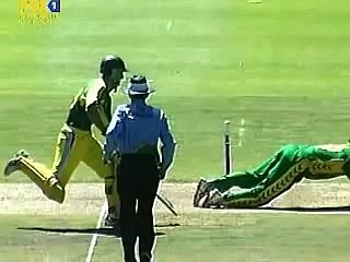Stunning run out by AB de Villiers against Australia