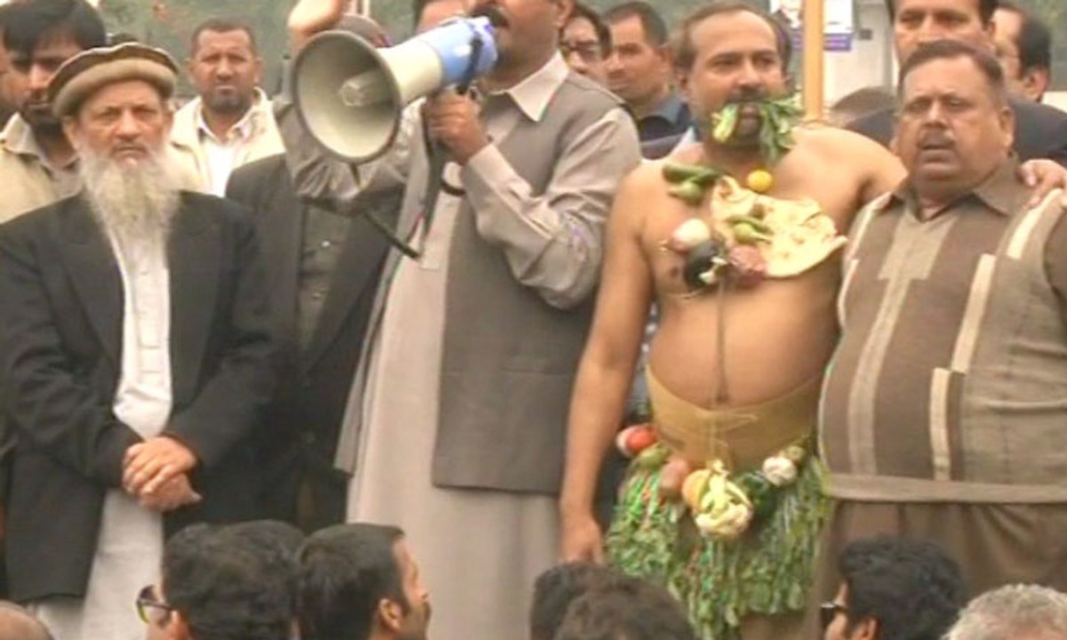 APCA stages protest outside Punjab assembly