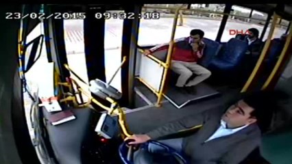 Halk Otobüsünde Şoförle Yolcunun Korkutan Tartışması