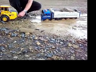 RC BIG TIPPER IN DANGER, RC ACCIDENT