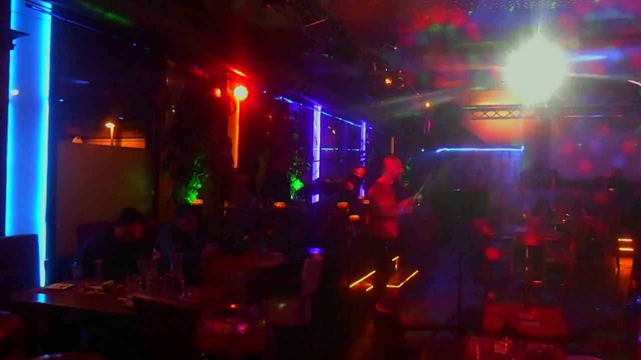 Saray  Nur Dostum Dostum  Mavigul Hollanda,da  www.canlimuzik.nl