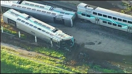 BBC News - California train derails after collision with truck