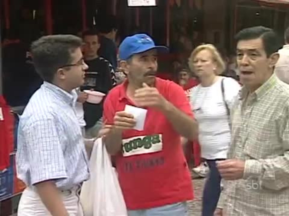 Mudo pede informação