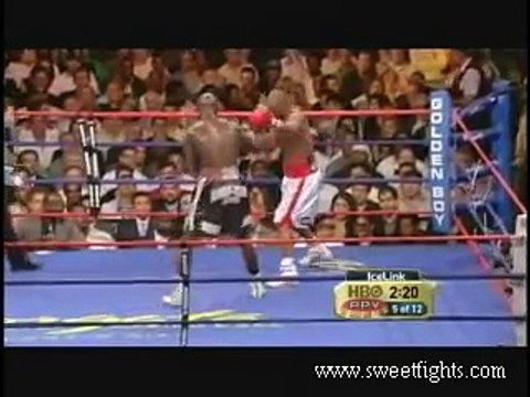 Bernard Hopkins Knocks down Antonio Tarver